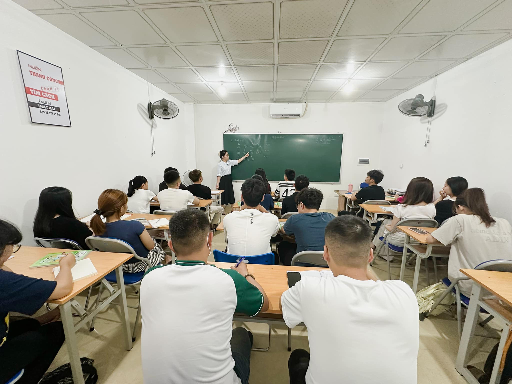 KHAI GIẢNG LỚP TIẾNG TRUNG CẤP TỐC THÁNG 6