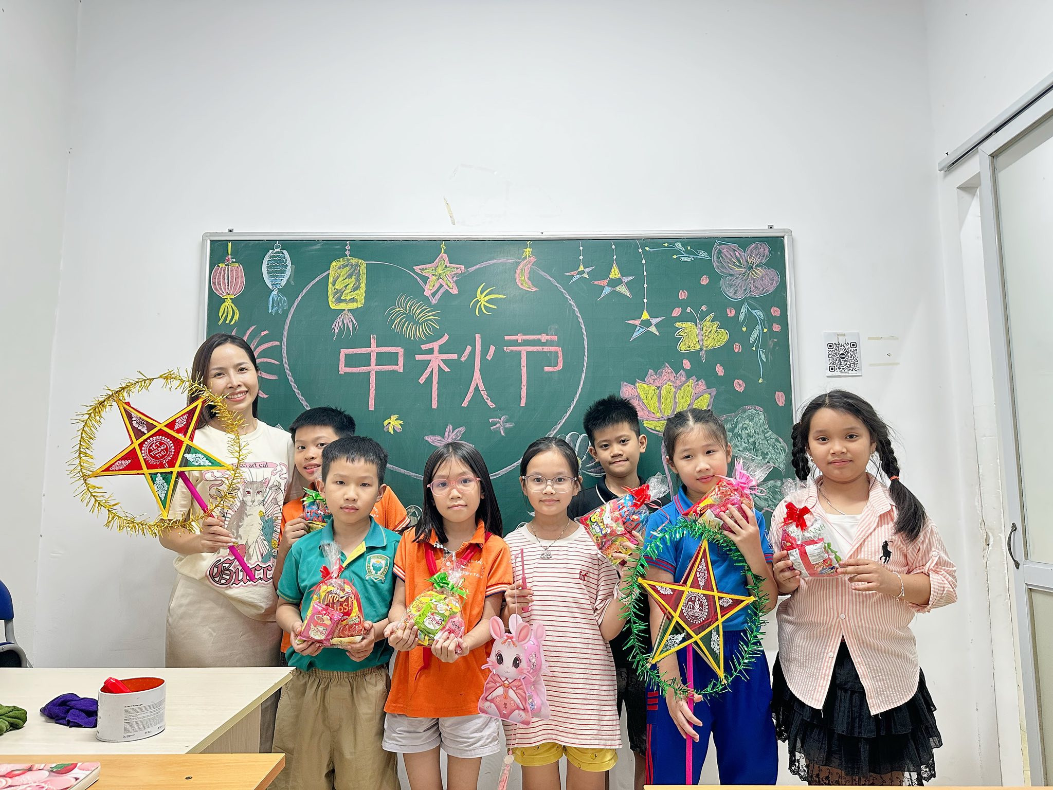 Trung Thu 2025 – Ánh trăng sẻ chia cùng Việt Trung
